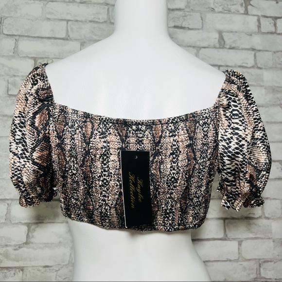 Kaylee Collection Snake print Cropped Top - Picture 4 of 8